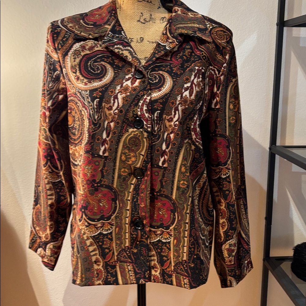 Vintage Vibrant Paisley Button-Up Shirt